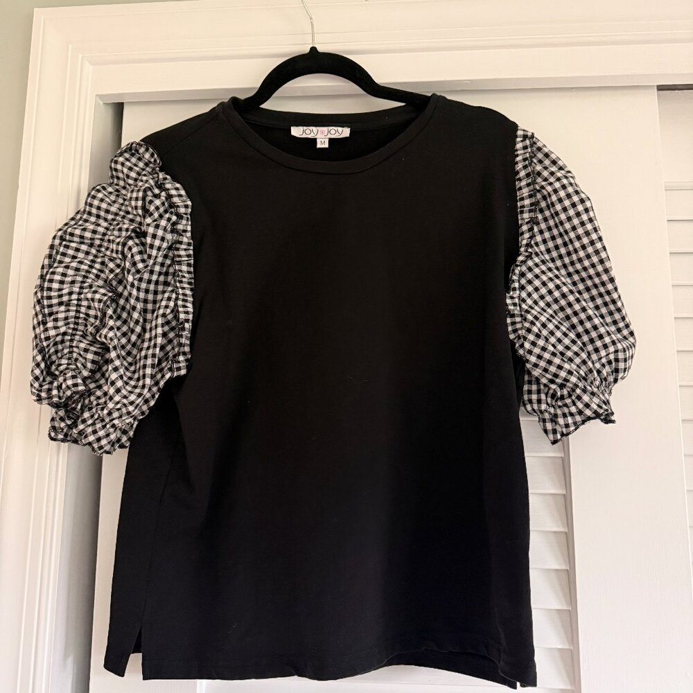 Joy Joy Black and White Puff Sleeve Short Sleeve Top in Medium
